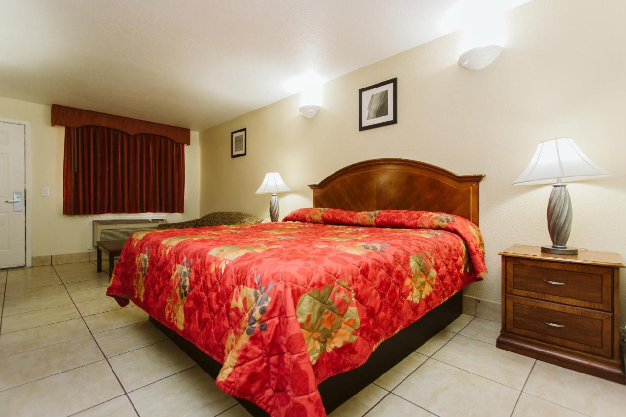 Space City Inn Houston Bagian luar foto