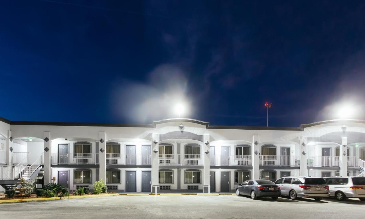 Space City Inn Houston Bagian luar foto