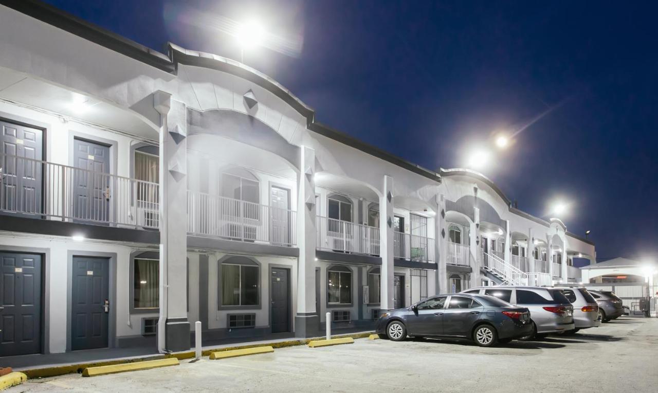 Space City Inn Houston Bagian luar foto